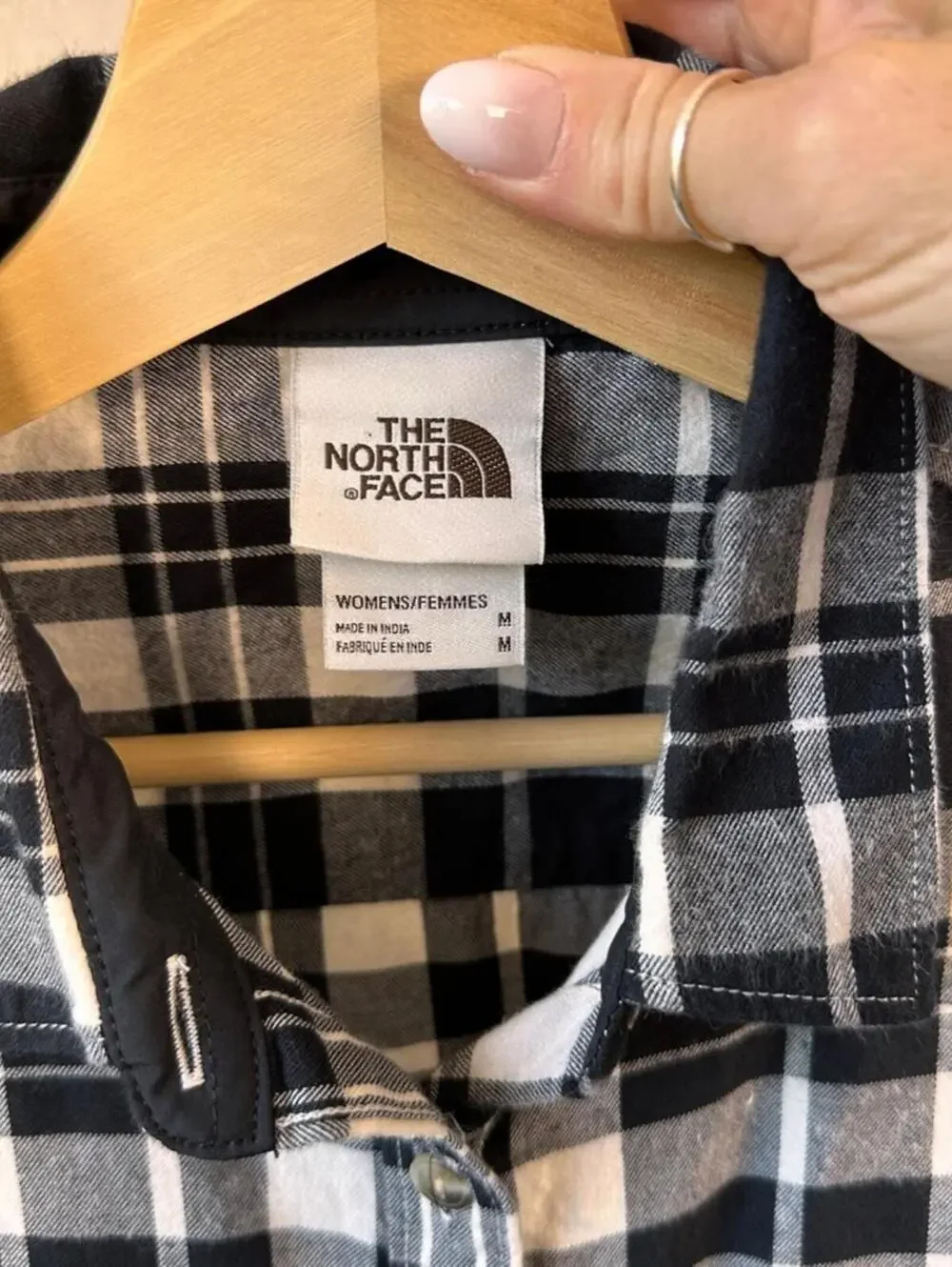 The North Face Womens Plaid Berkeley Girlfriend Shirt‎ M